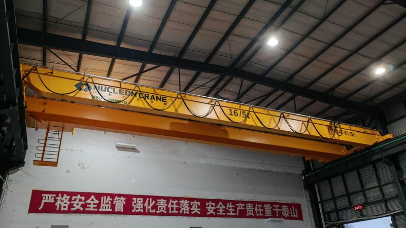 在选购电动葫芦时，需要关注以下关键参数：